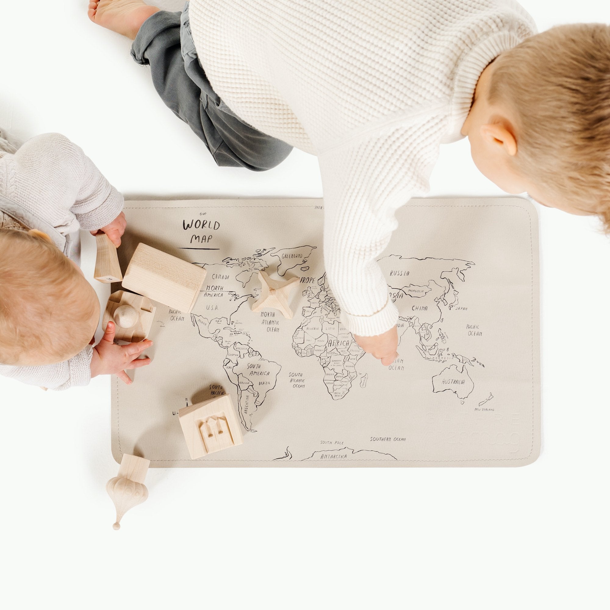 World Map@Overhead baby sitting on the World Map Micro mat